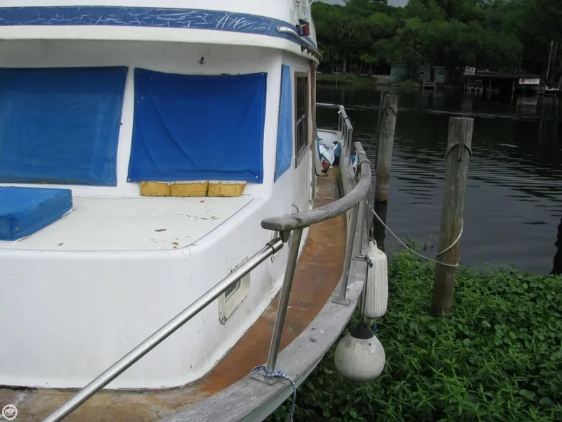 Slide: The Image of Present 38 FT Sundeck 1981 - 10