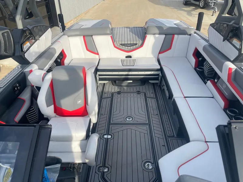 Slide: The Image of Nautique G23 2019 - 12