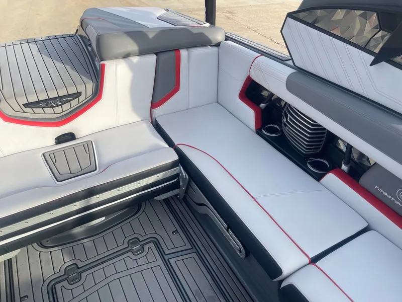 Slide: The Image of Nautique G23 2019 - 13