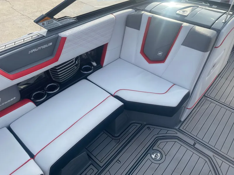 Slide: The Image of Nautique G23 2019 - 15