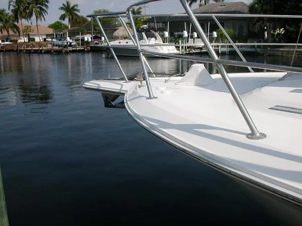 Slide: The Image of Sea Ray 550 Sedan Bridge 1995 - 11