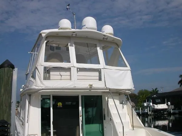 Slide: The Image of Sea Ray 550 Sedan Bridge 1995 - 5