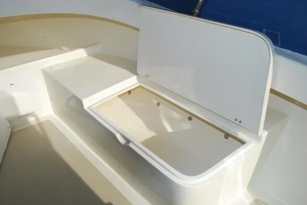 Slide: The Image of Eastern 22' Center Console 2014 - 7