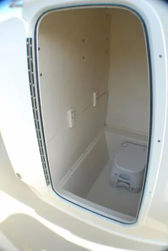 Slide: The Image of Eastern 22' Center Console 2014 - 8