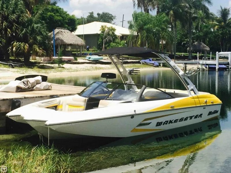 Slide: The Image of Malibu 20 MXZ Wakesetter 2014 - 1