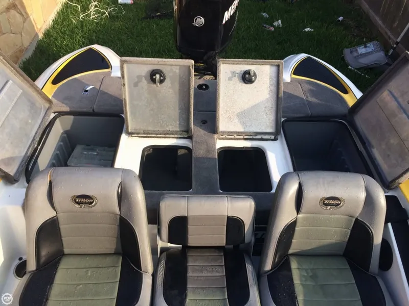 Slide: The Image of Triton 18 HP Explorer 2009 - 11