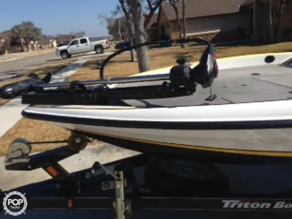 Slide: The Image of Triton 18 HP Explorer 2009 - 5