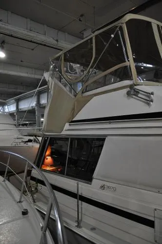 Slide: The Image of Bayliner 3870 Explorer 1987 - 2