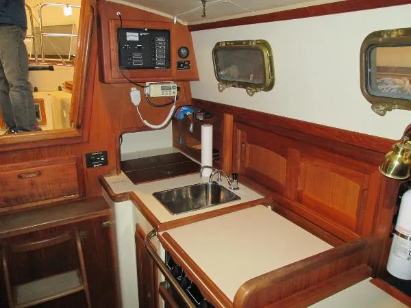 Slide: The Image of Pacific Seacraft Dana 24 1996 - 11