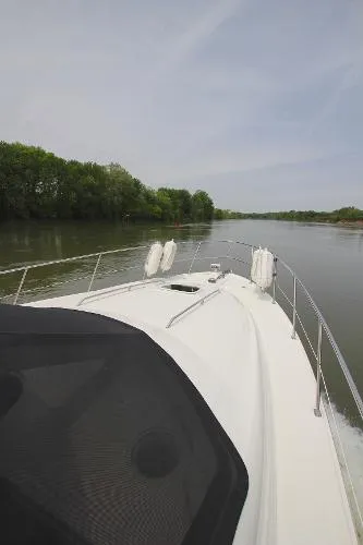 Slide: The Image of Sea Ray 44 Sedan Bridge 2007 - 10
