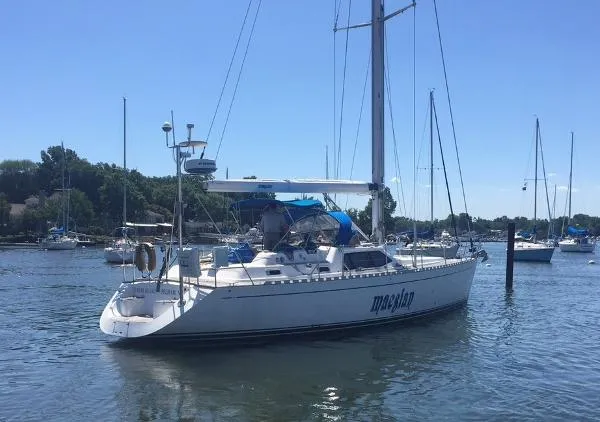 Slide: The Image of North Wind 43 Deck Saloon (S&S design) 1999 - 0