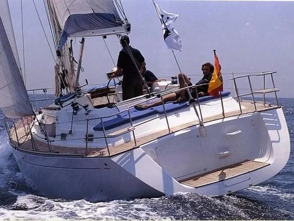 Slide: The Image of North Wind 43 Deck Saloon (S&S design) 1999 - 2