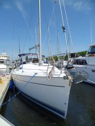 Slide: The Image of Hunter Aft Cabin 2005 - 1