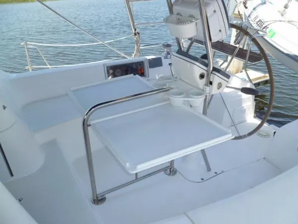 Slide: The Image of Hunter Aft Cabin 2005 - 11