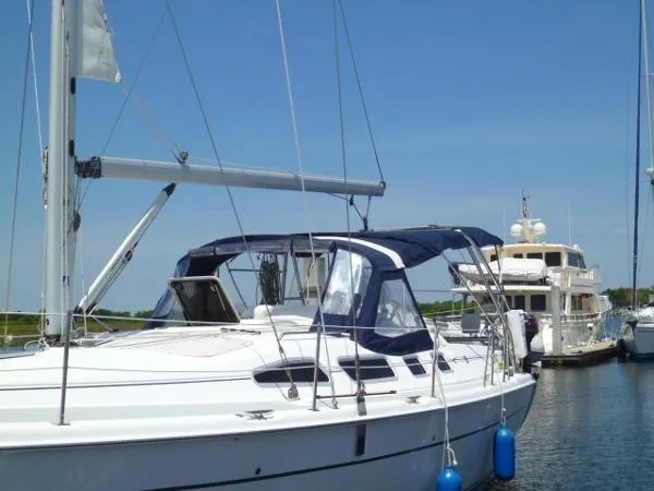 Slide: The Image of Hunter Aft Cabin 2005 - 5