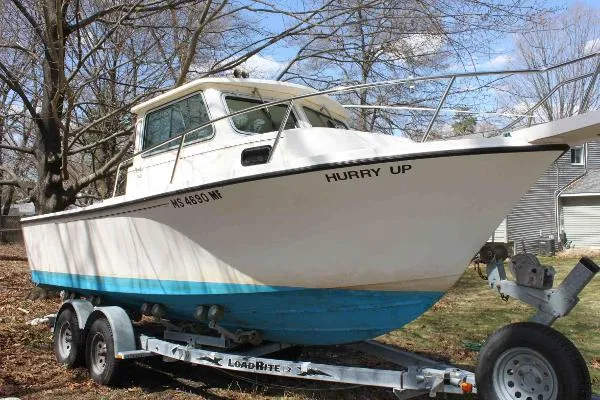 Slide: The Image of Parker Marine 2120 Sport Cabin 2003 - 2