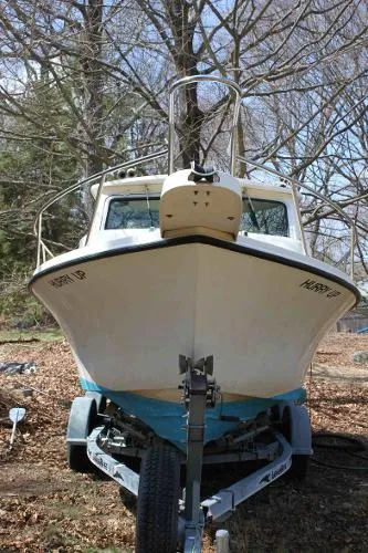 Slide: The Image of Parker Marine 2120 Sport Cabin 2003 - 3
