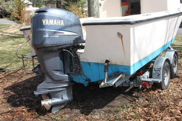 Slide: The Image of Parker Marine 2120 Sport Cabin 2003 - 4
