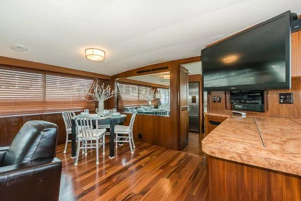 Slide: The Image of Hatteras 63 Motor Yacht 1987 - 3