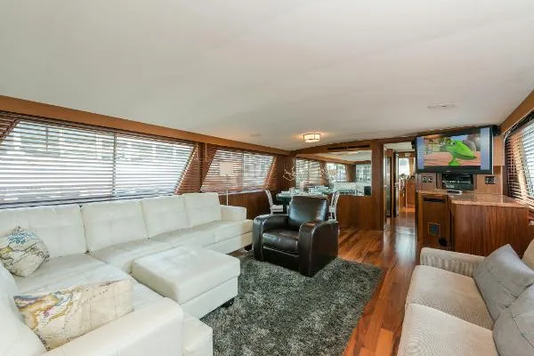 Slide: The Image of Hatteras 63 Motor Yacht 1987 - 5