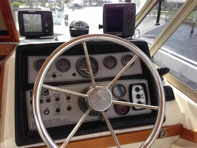 Slide: The Image of Carver Yachts 2687 Monterey 1982 - 4