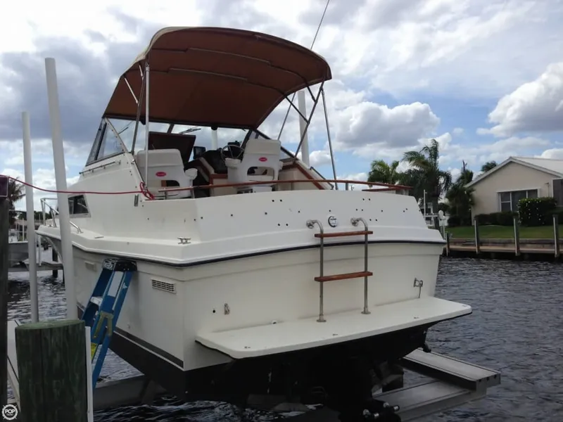 Slide: The Image of Carver Yachts 2687 Monterey 1982 - 6
