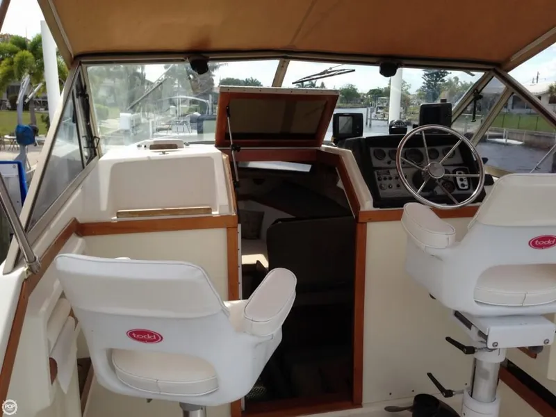 Slide: The Image of Carver Yachts 2687 Monterey 1982 - 9