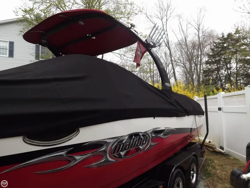 Slide: The Image of Malibu 25 Sunscape LSV w/ Wakesetter Package 2005 - 5