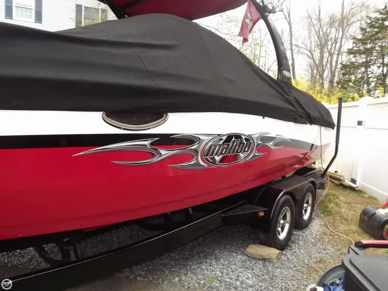 Slide: The Image of Malibu 25 Sunscape LSV w/ Wakesetter Package 2005 - 6