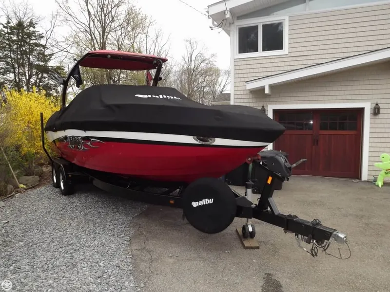 Slide: The Image of Malibu 25 Sunscape LSV w/ Wakesetter Package 2005 - 9