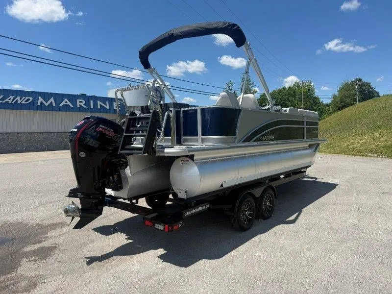 Slide: The Image of Harris Cruiser 210 FC 2025 - 50