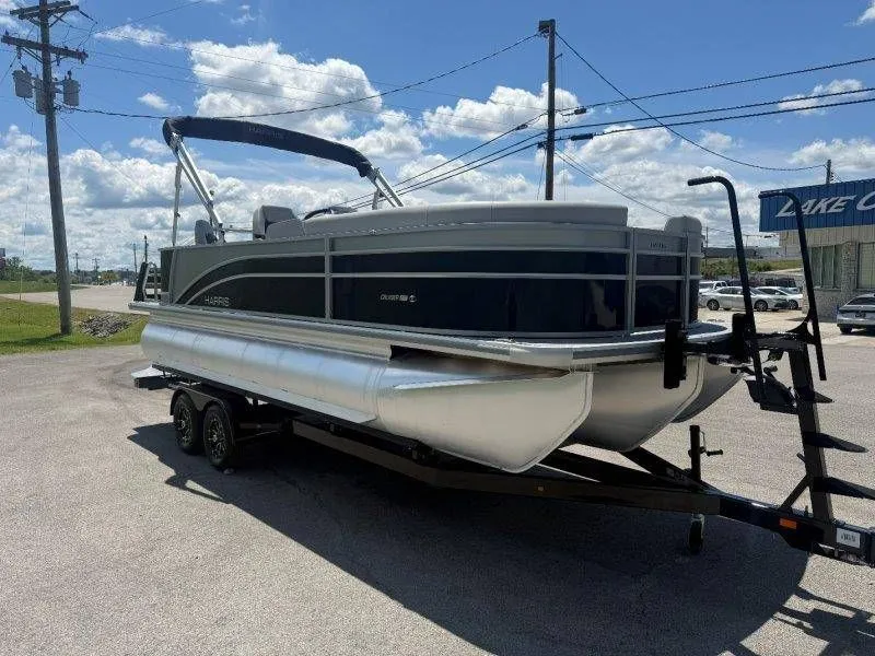Slide: The Image of Harris Cruiser 210 FC 2025 - 52