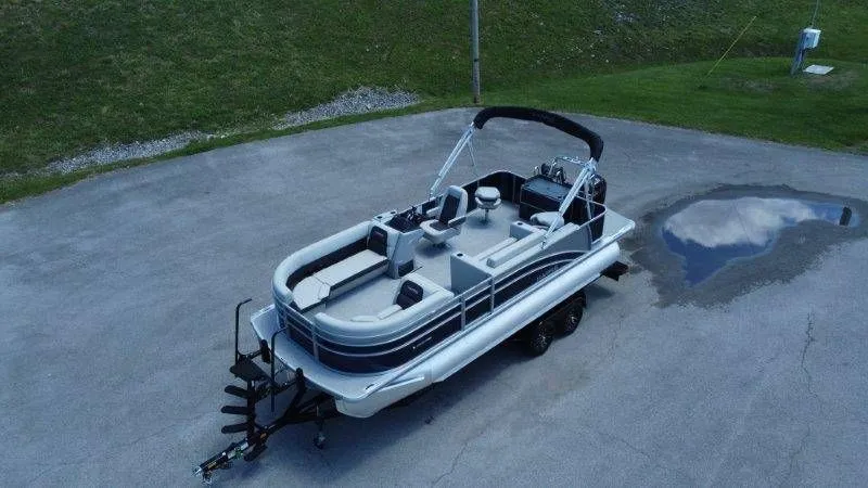Slide: The Image of Harris Cruiser 210 FC 2025 - 55