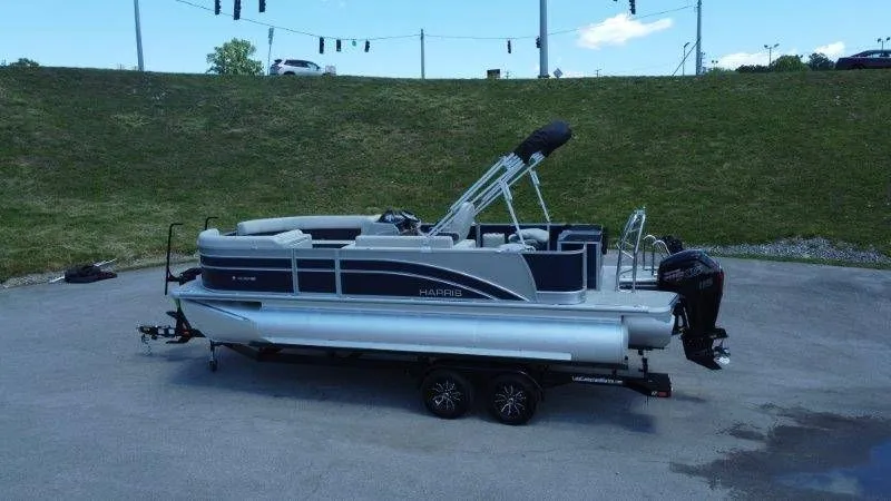 Slide: The Image of Harris Cruiser 210 FC 2025 - 59