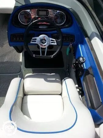 Slide: The Image of Malibu Sunscape 25 LSV 2006 - 6