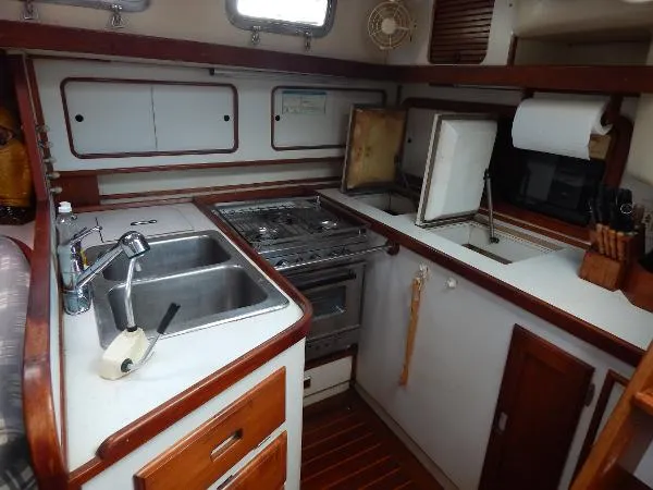 Slide: The Image of Catalina - Morgan 45 BOAT SHOW 1989 - 6