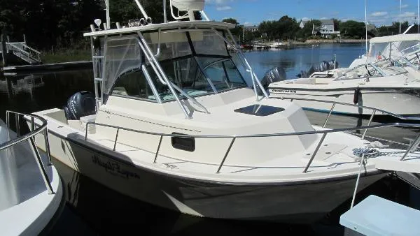 Slide: The Image of Parker Marine 2310 Walkaround 2002 - 0