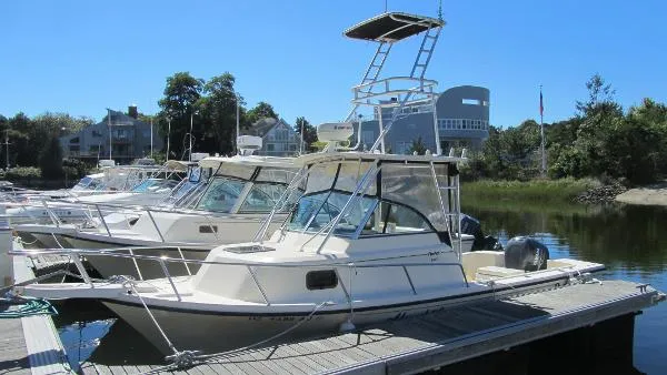 Slide: The Image of Parker Marine 2310 Walkaround 2002 - 1