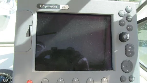 Slide: The Image of Parker Marine 2310 Walkaround 2002 - 3