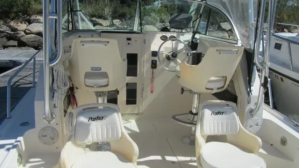 Slide: The Image of Parker Marine 2310 Walkaround 2002 - 5