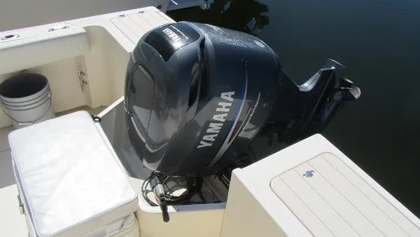 Slide: The Image of Parker Marine 2310 Walkaround 2002 - 7