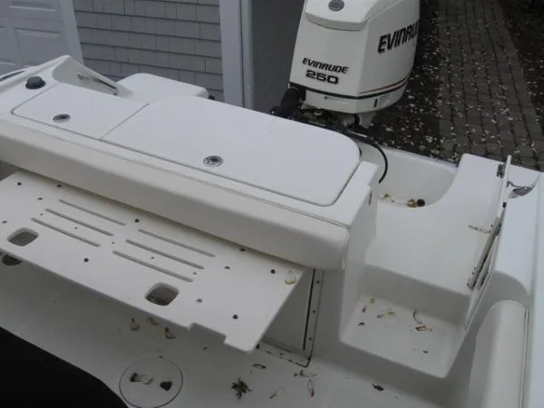 Slide: The Image of Hydra-Sports 2400 CC Vector 2005 - 11