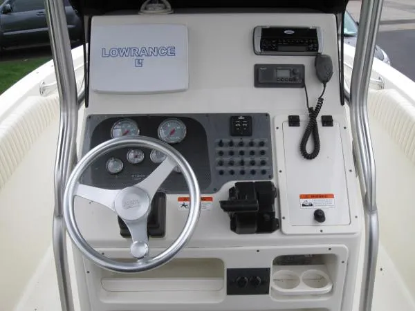 Slide: The Image of Hydra-Sports 2400 CC Vector 2005 - 7