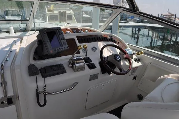 Slide: The Image of Sea Ray 310 Sundancer 2001 - 5