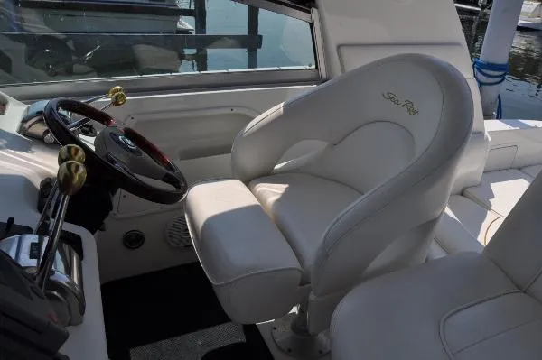 Slide: The Image of Sea Ray 310 Sundancer 2001 - 7