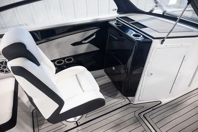 Slide: The Image of Yamaha 222SE 2026 - 10