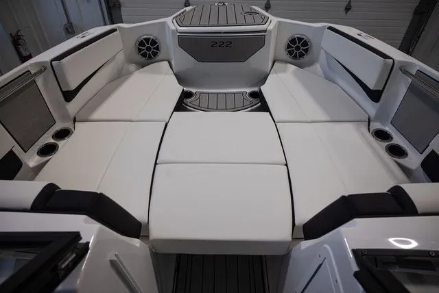 Slide: The Image of Yamaha 222SE 2026 - 12