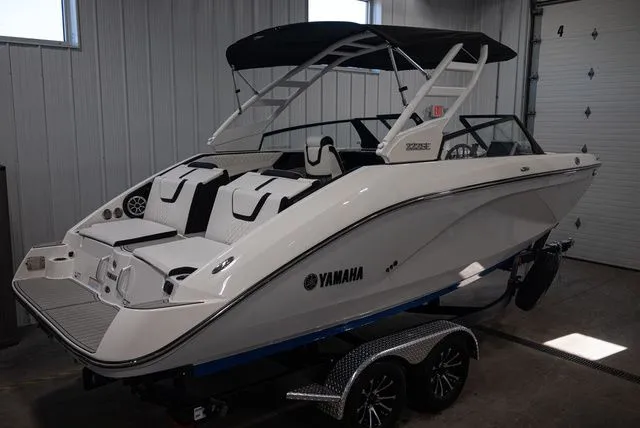 Slide: The Image of Yamaha 222SE 2026 - 3