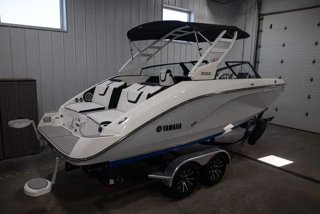 Slide: The Image of Yamaha 222SE 2026 - 4