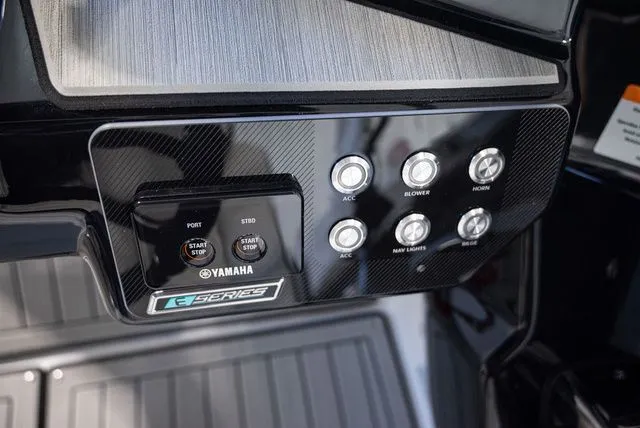 Slide: The Image of Yamaha 222SE 2026 - 9